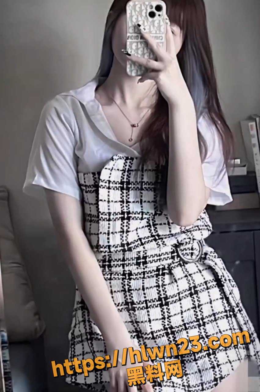 851X1280