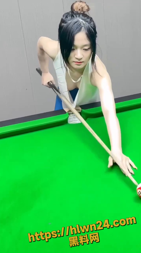 487X871