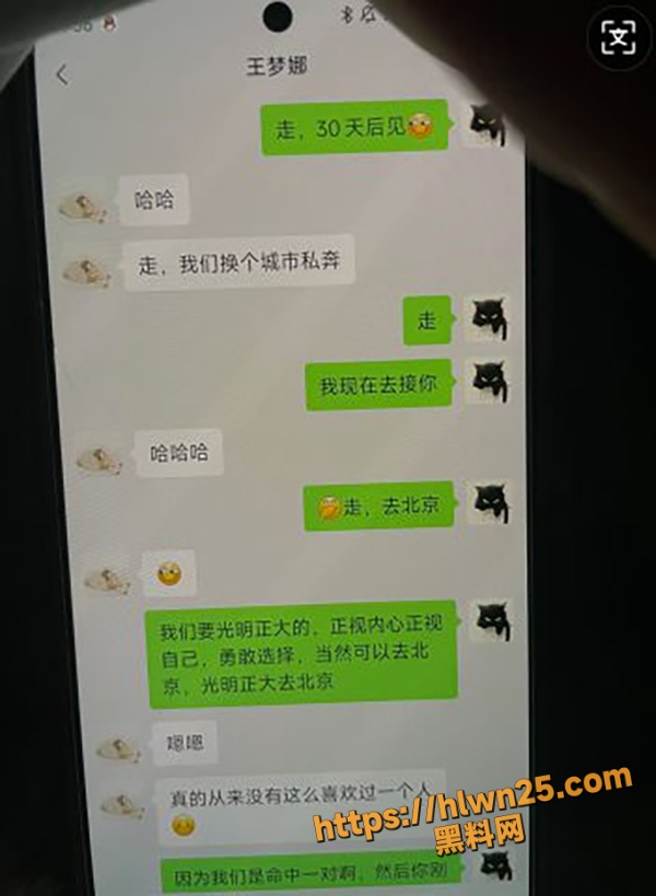 600X819