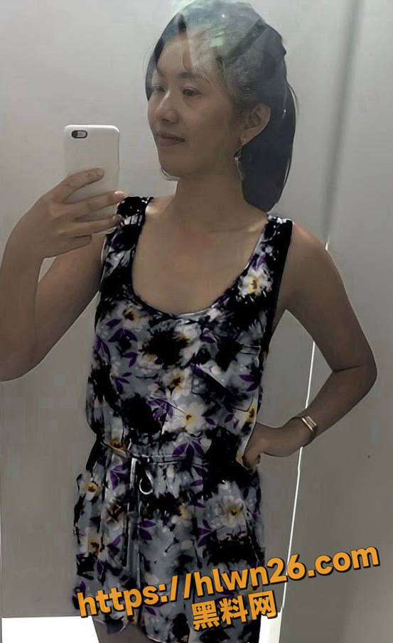 553X905