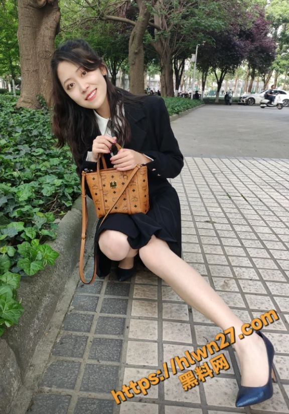 576X826