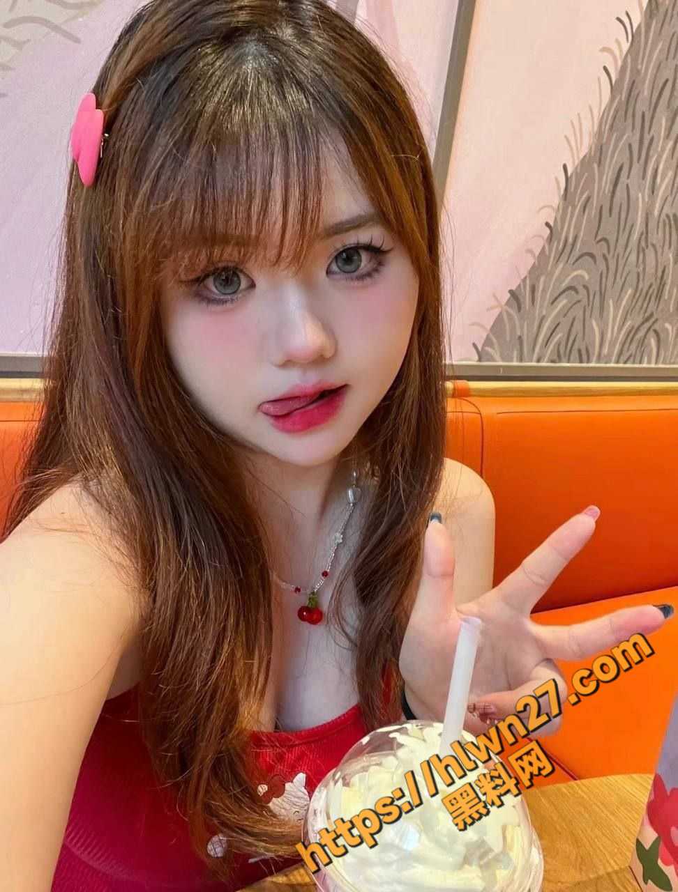 972X1280