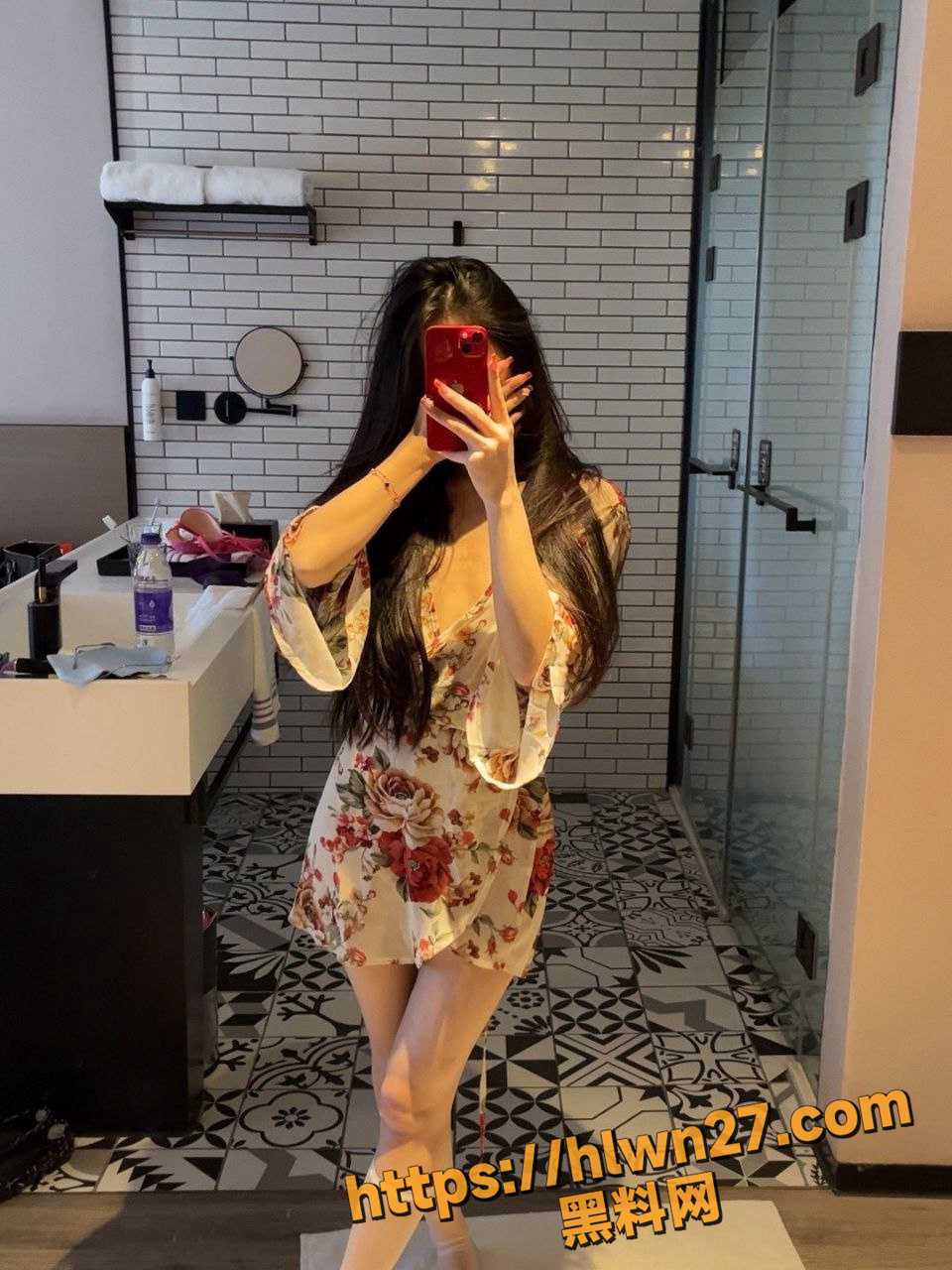 960X1280