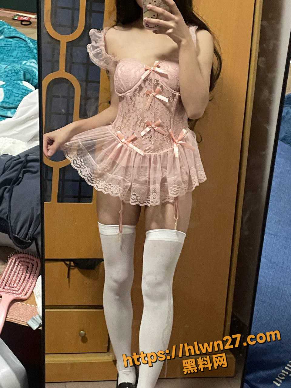 960X1280