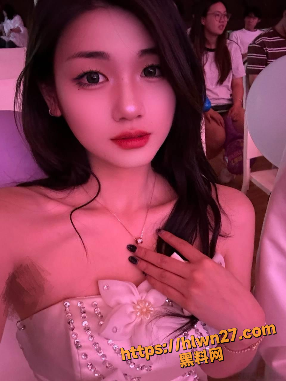 960X1280