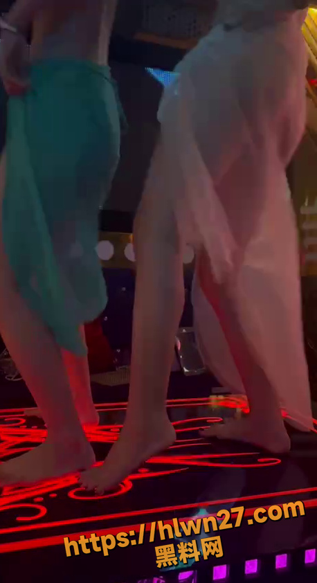458X842