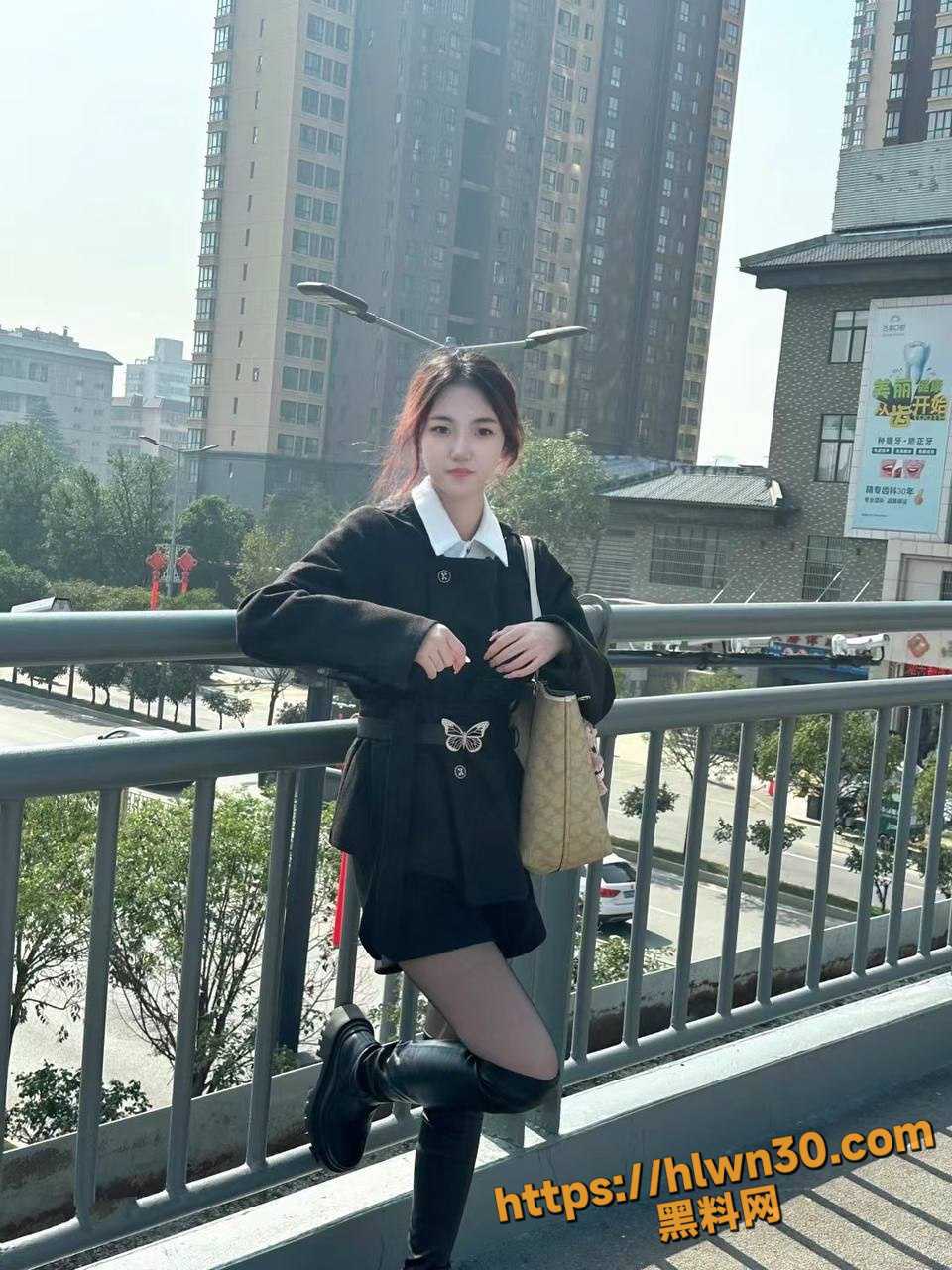 960X1280