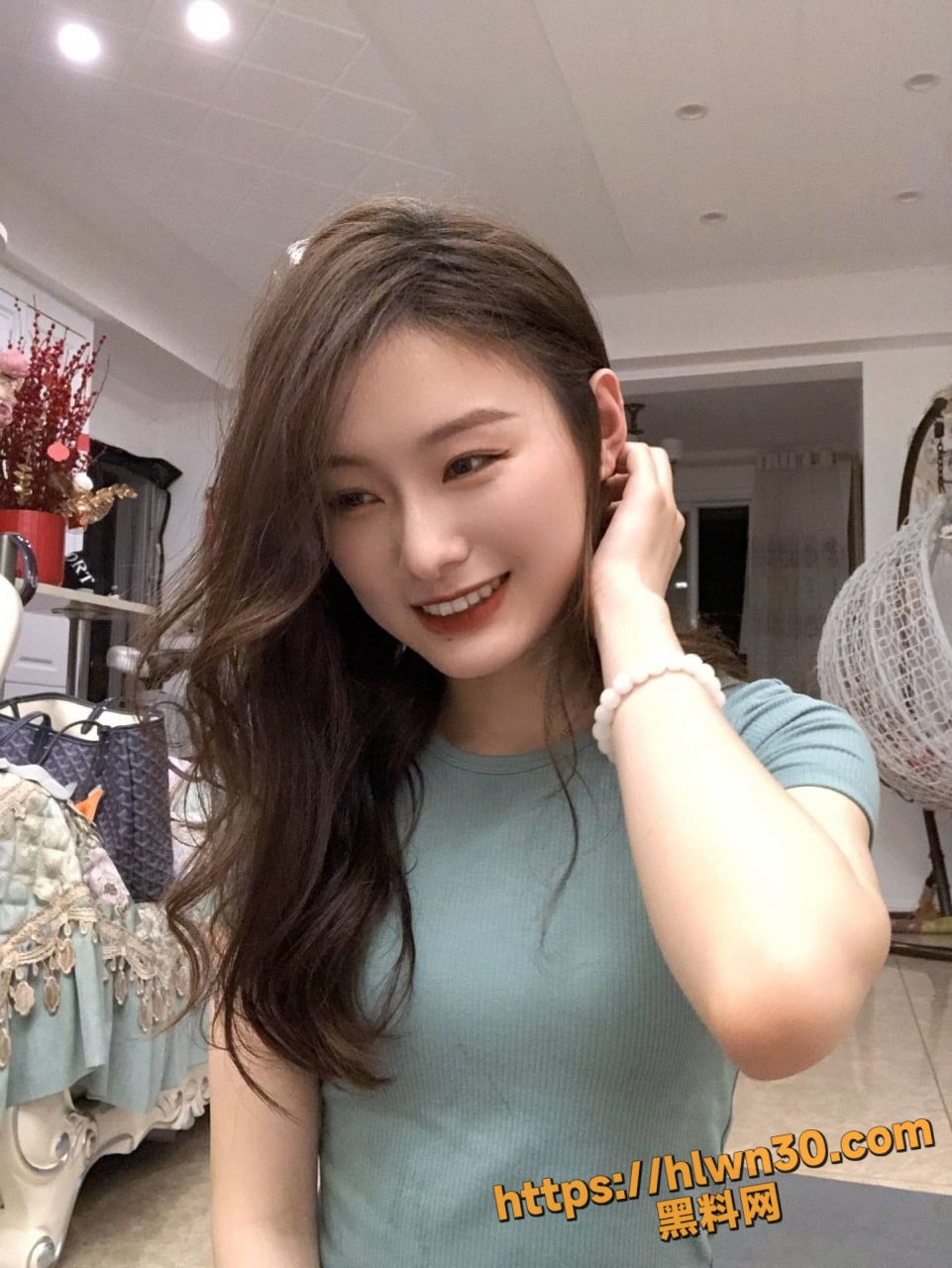961X1280
