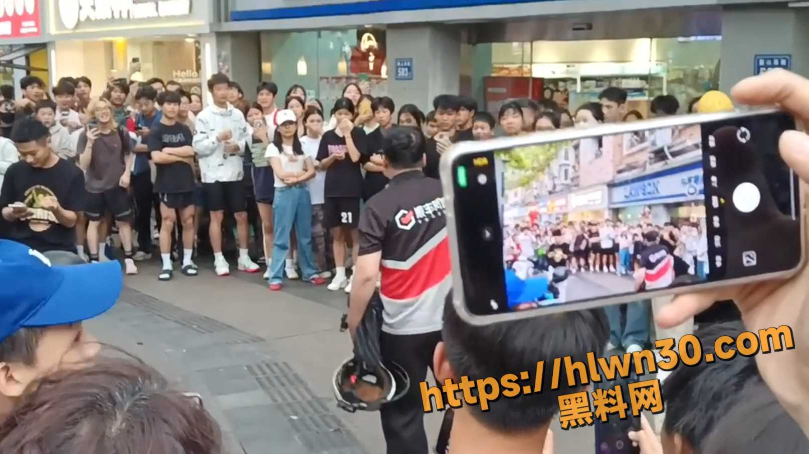 1614X907