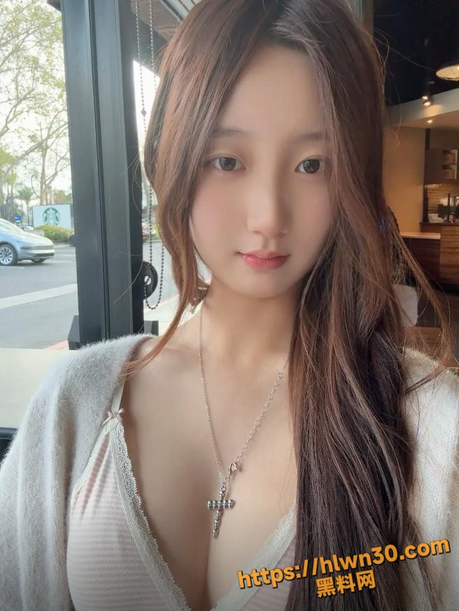 656X873