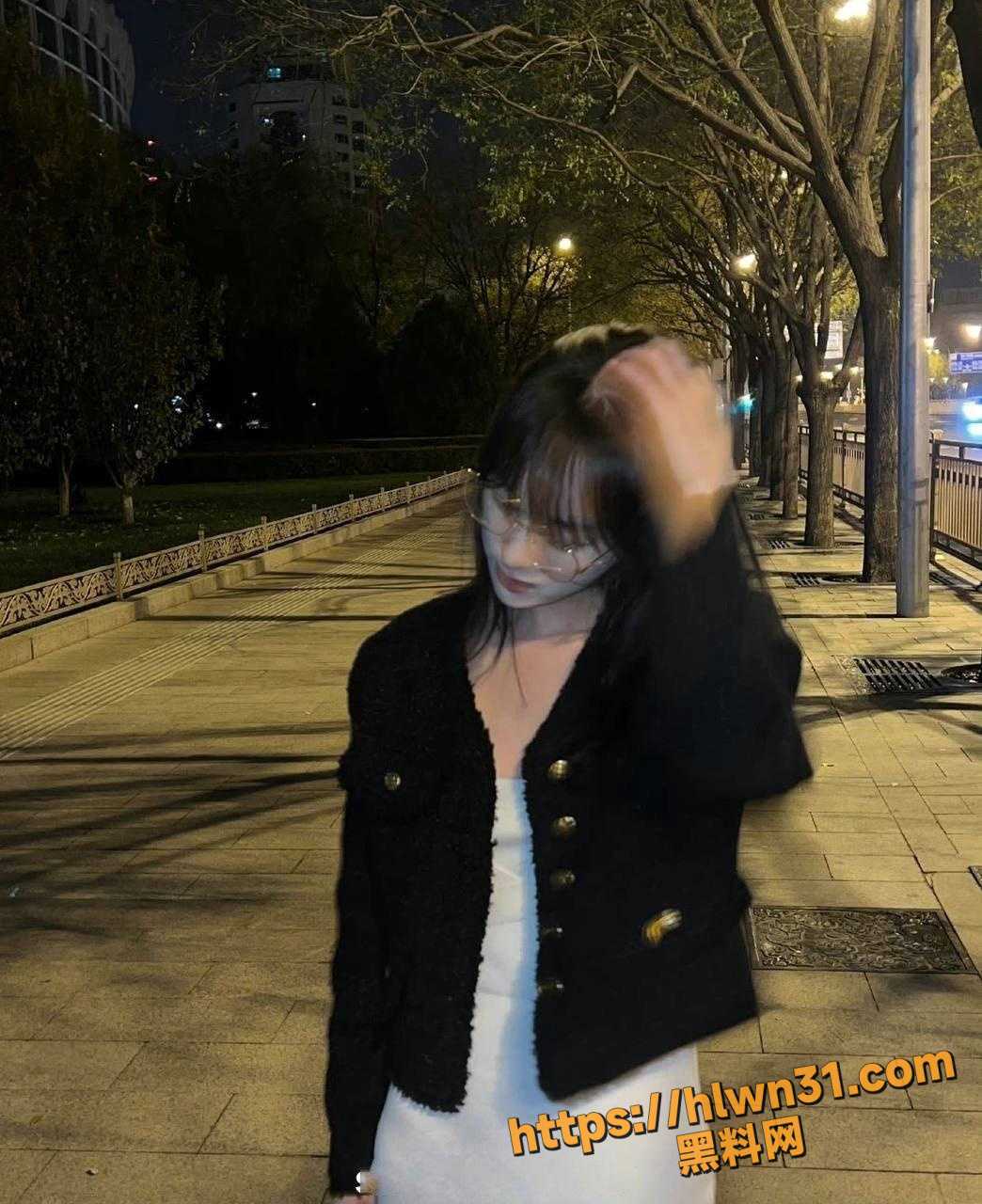 1044X1280