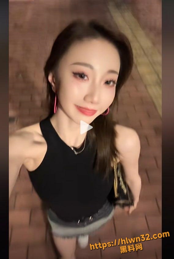 569X846