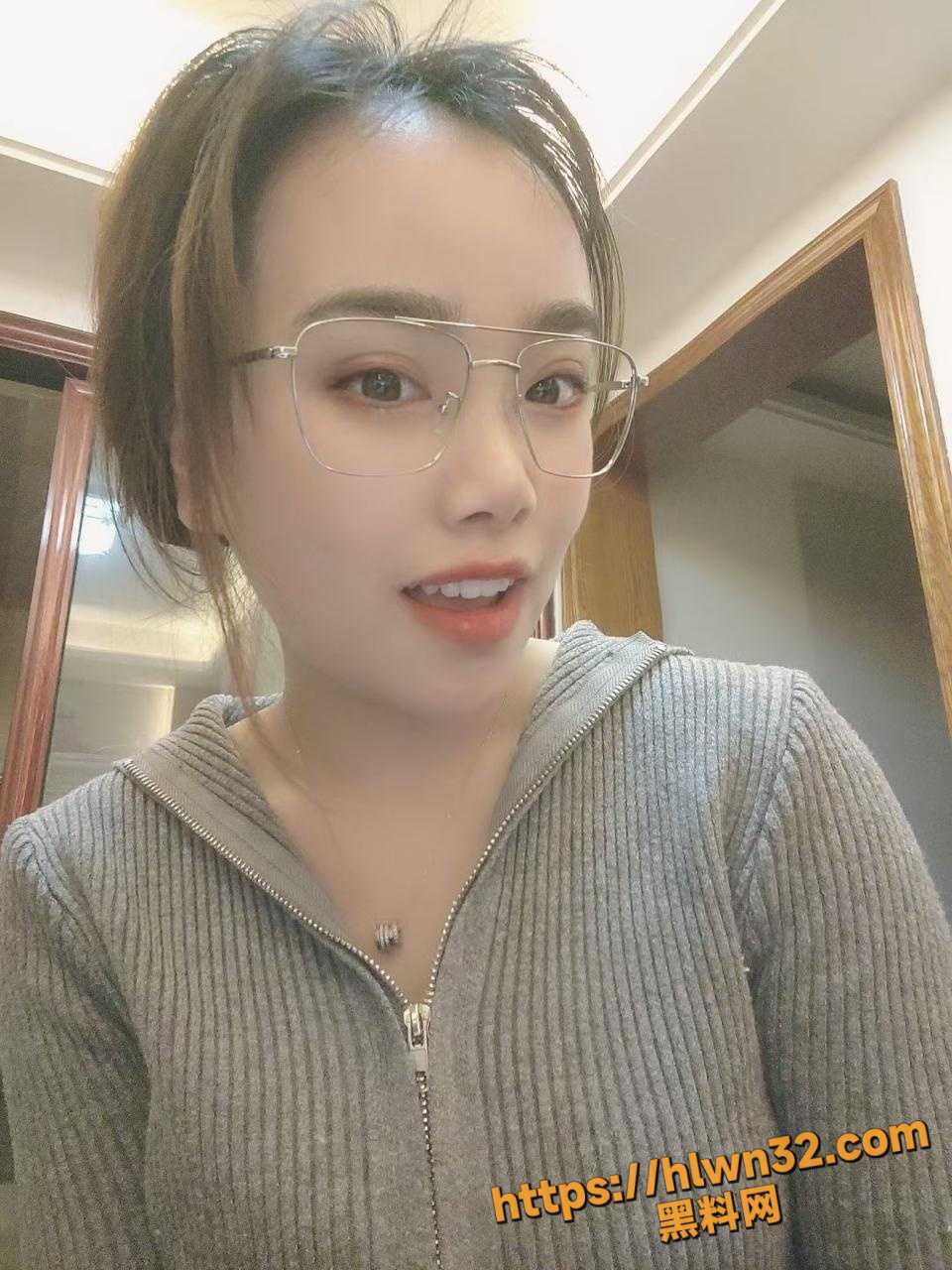 960X1280