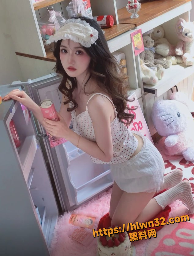 634X837