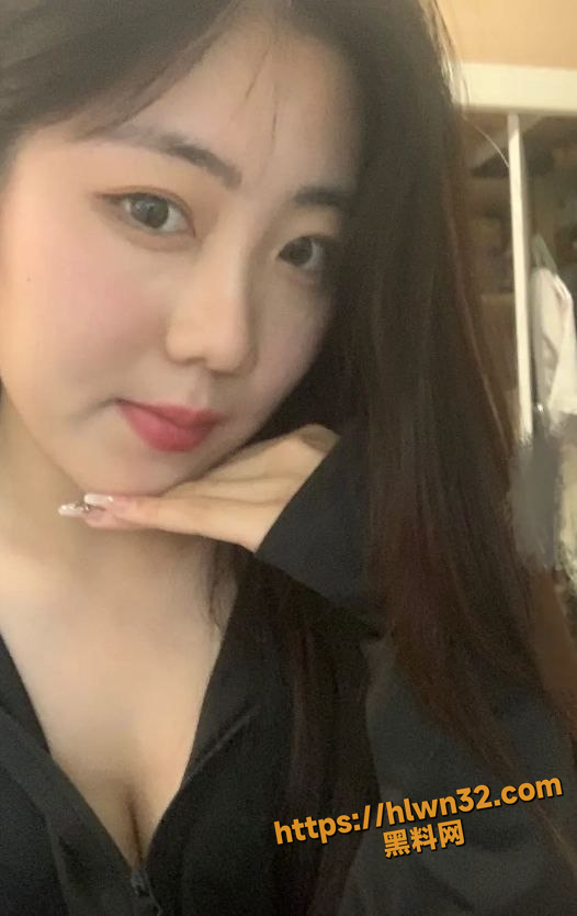526X834