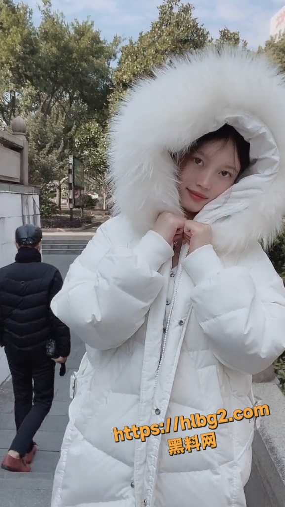 577X1025