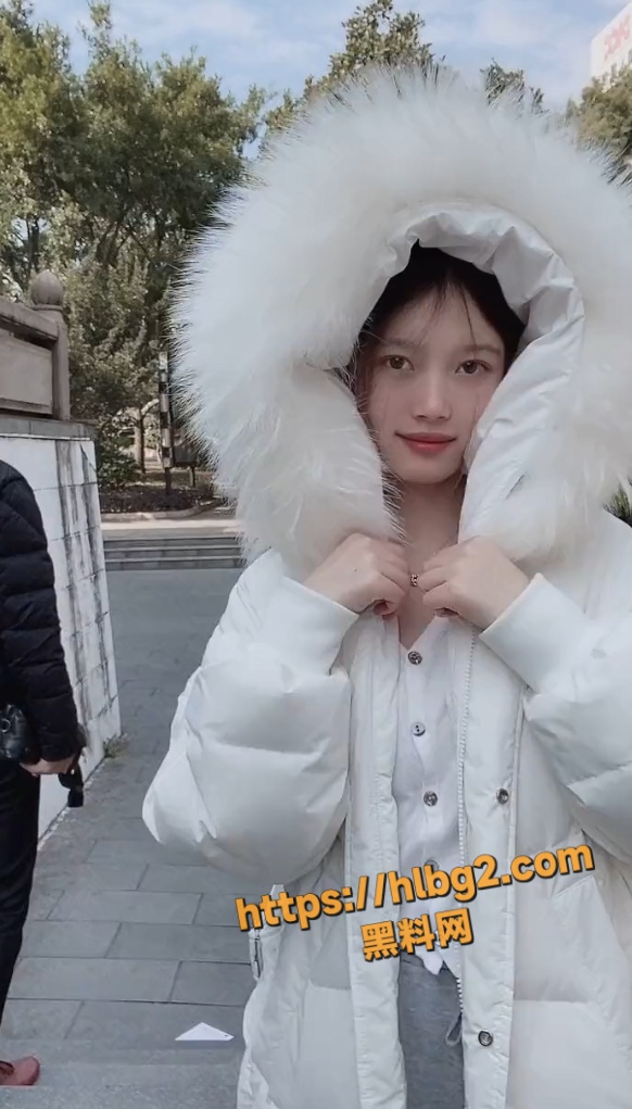 582X1021