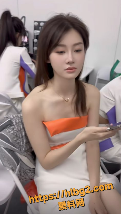 472X834