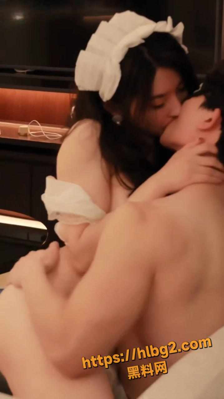 718X1280