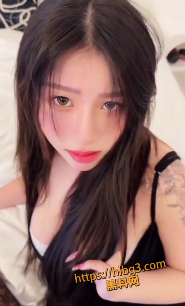 589X976
