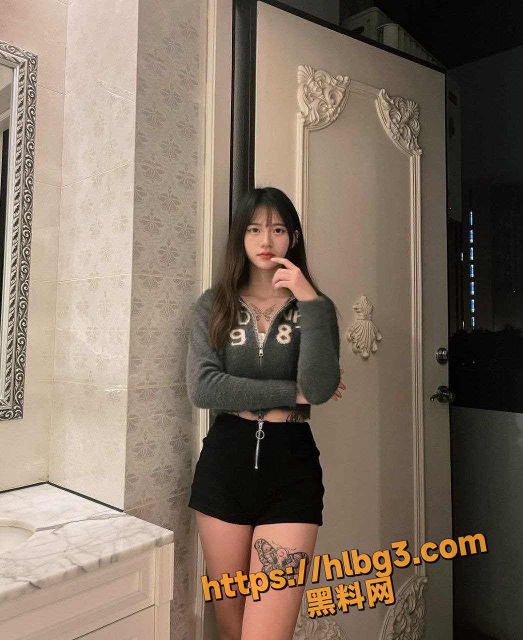 1046X1280