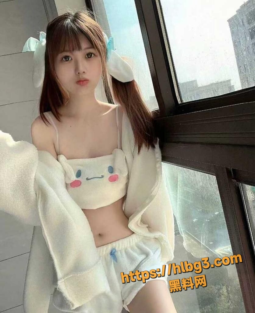 837X1024