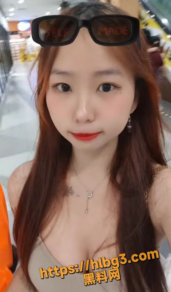 576X983