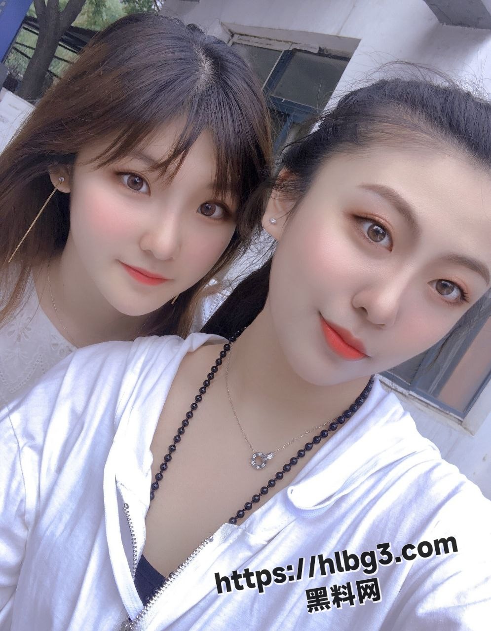 995X1280