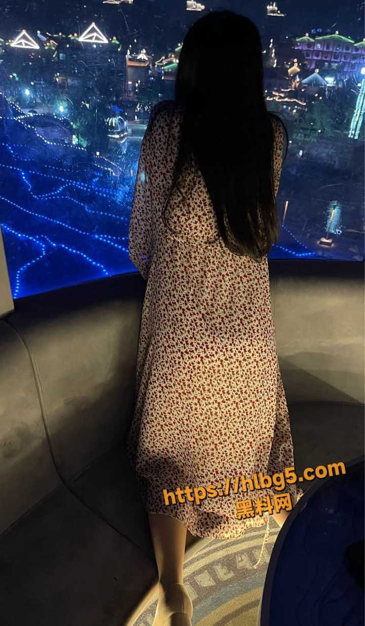 720X1235