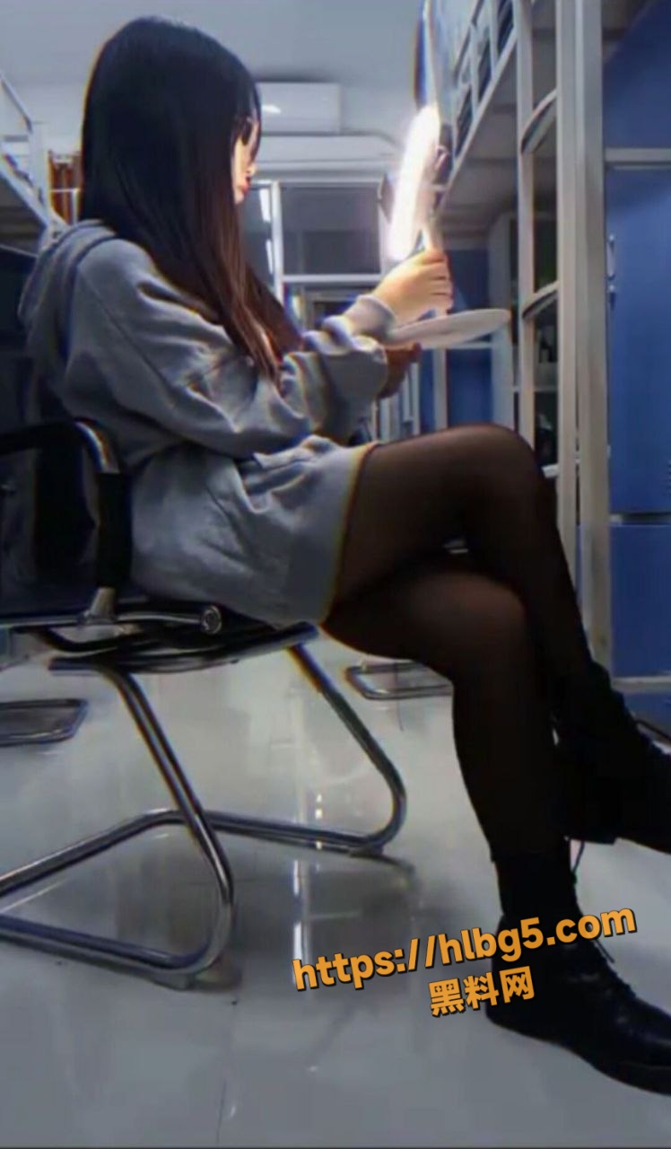 748X1280