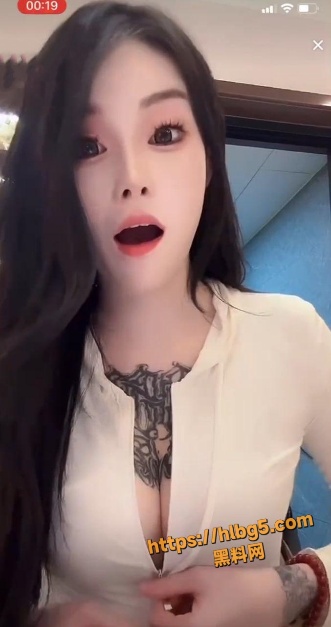 677X1280