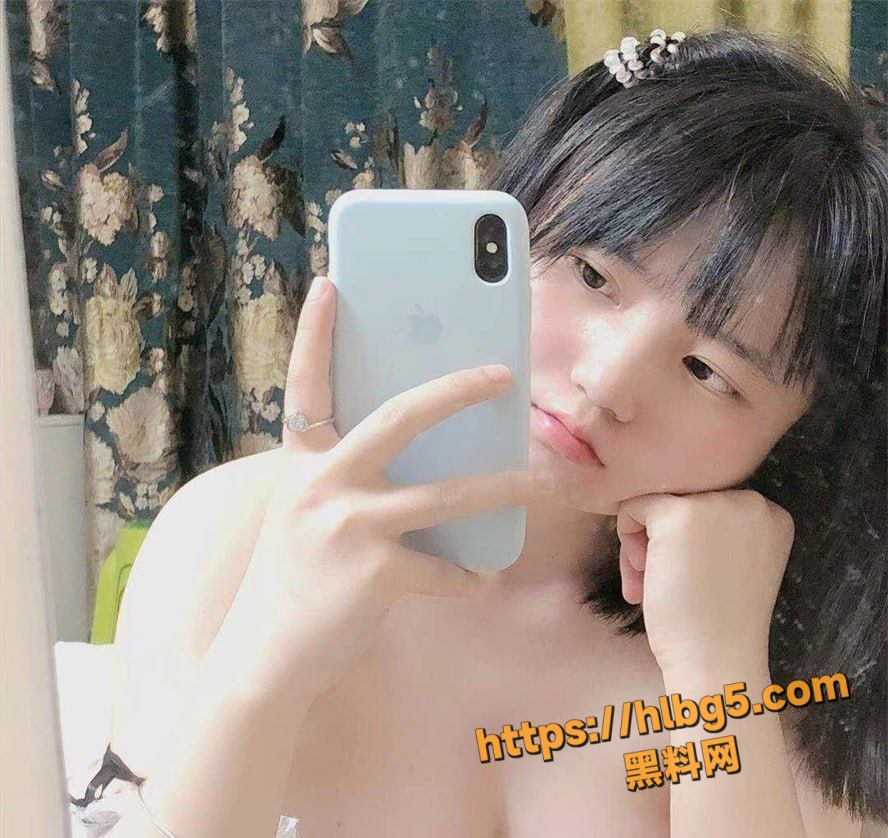888X838