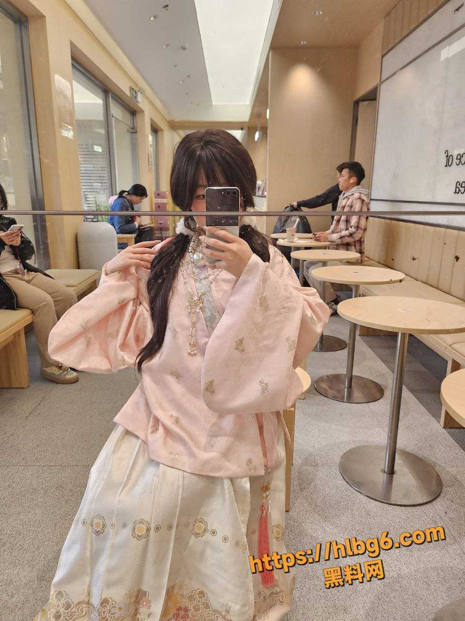 960X1280
