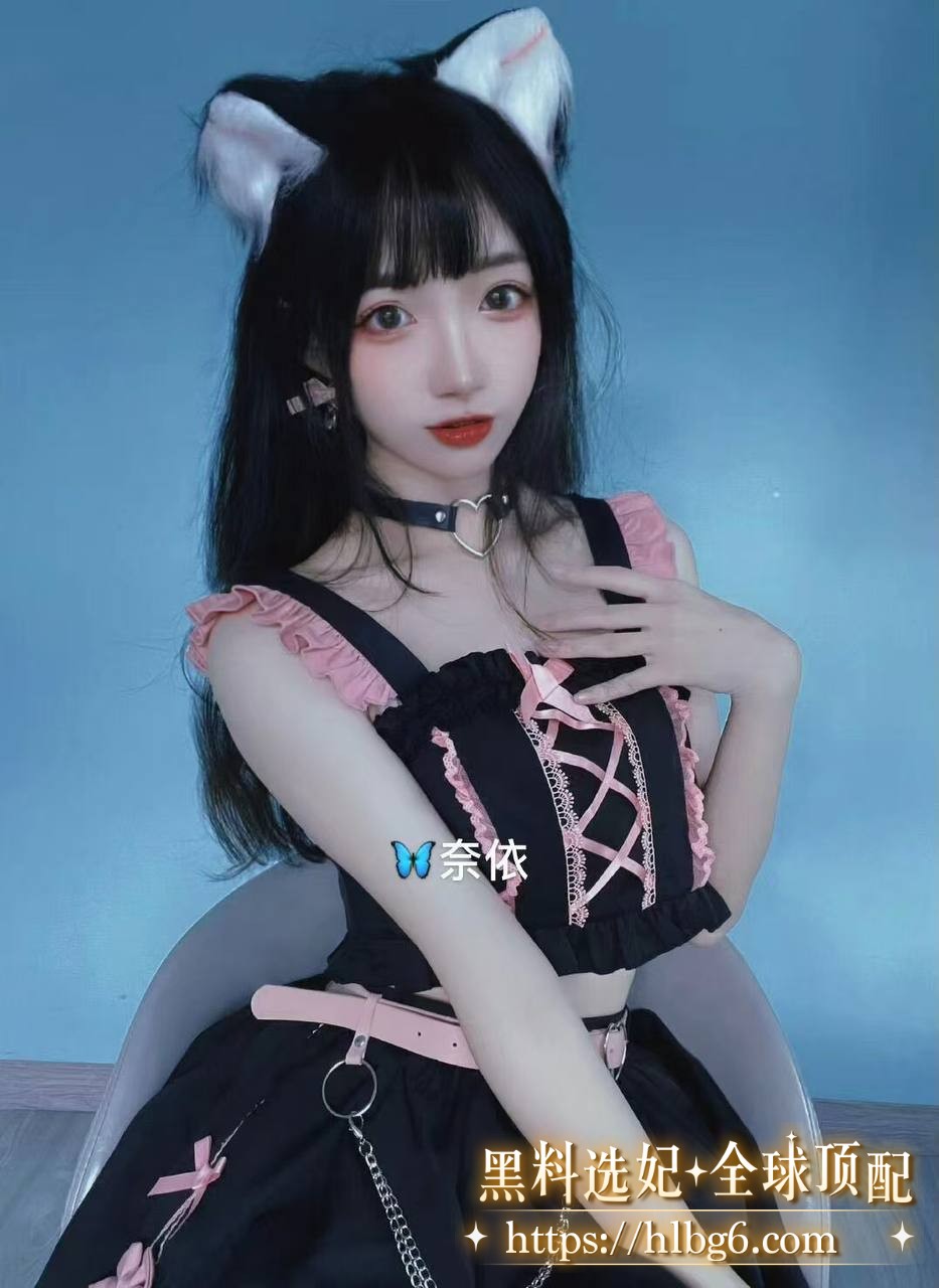 933X1280