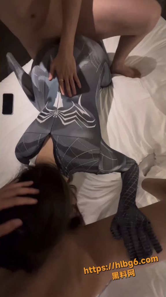 575X1026