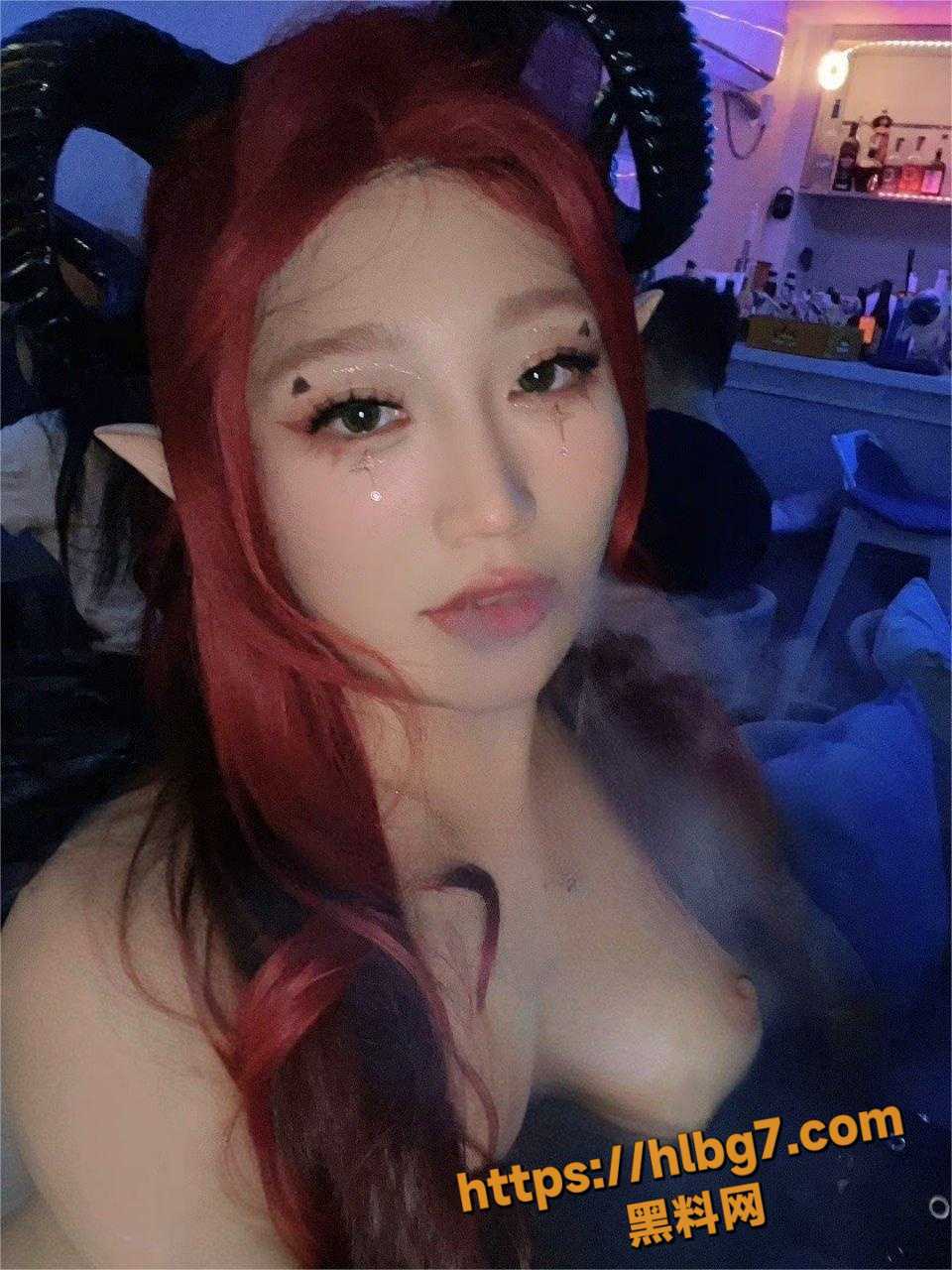 960X1280