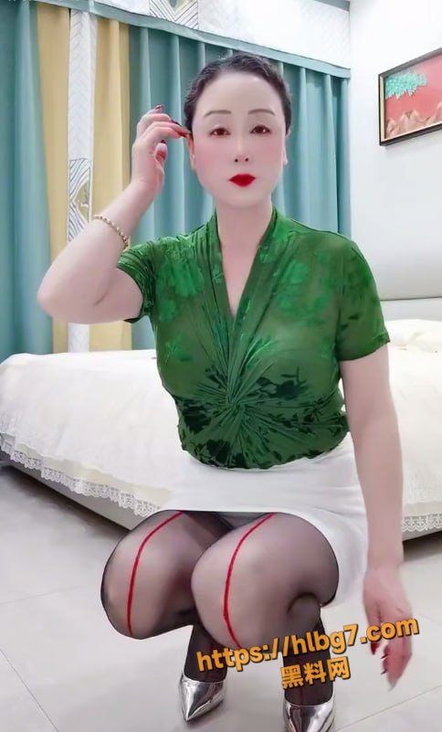 484X801