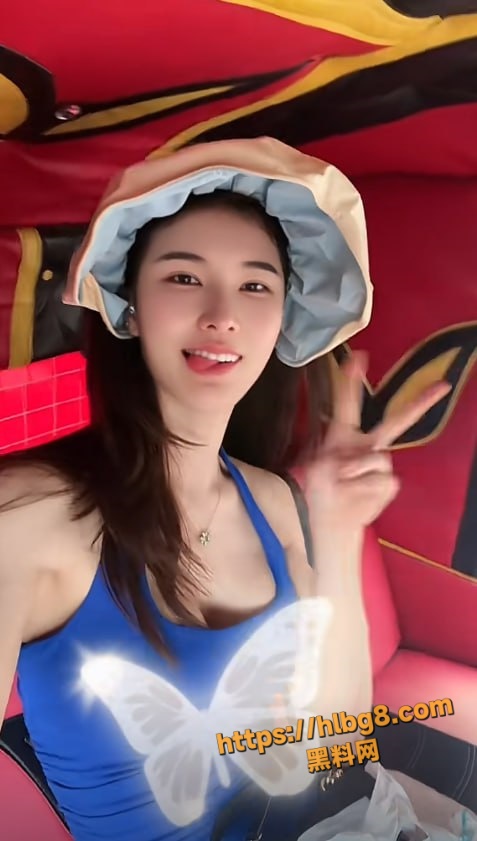477X841