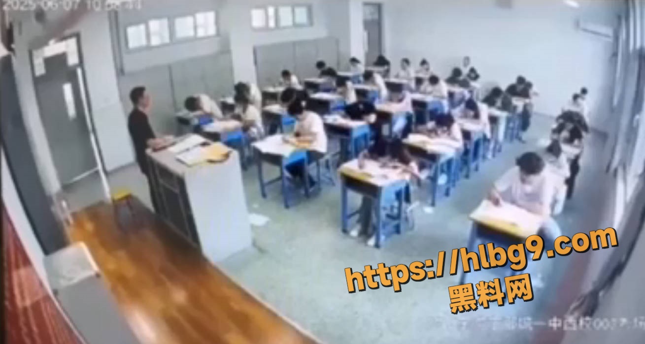 1309X699
