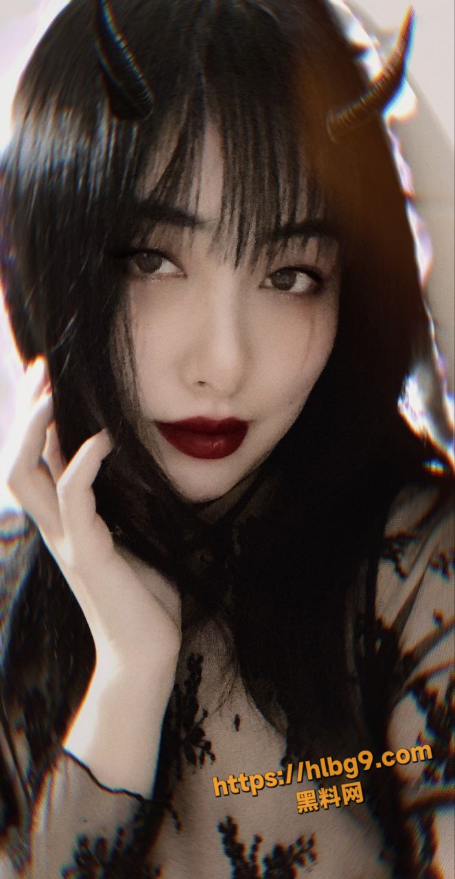 960X1280