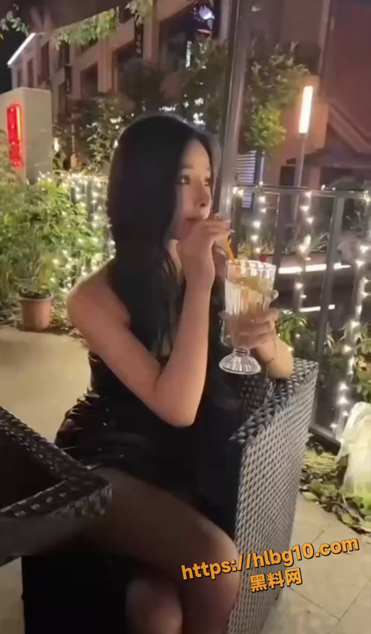 748X1280
