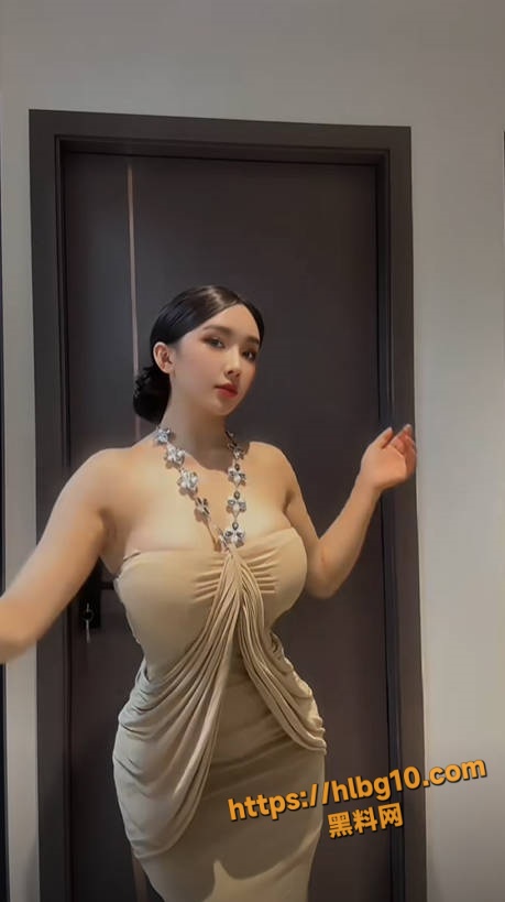 459X819