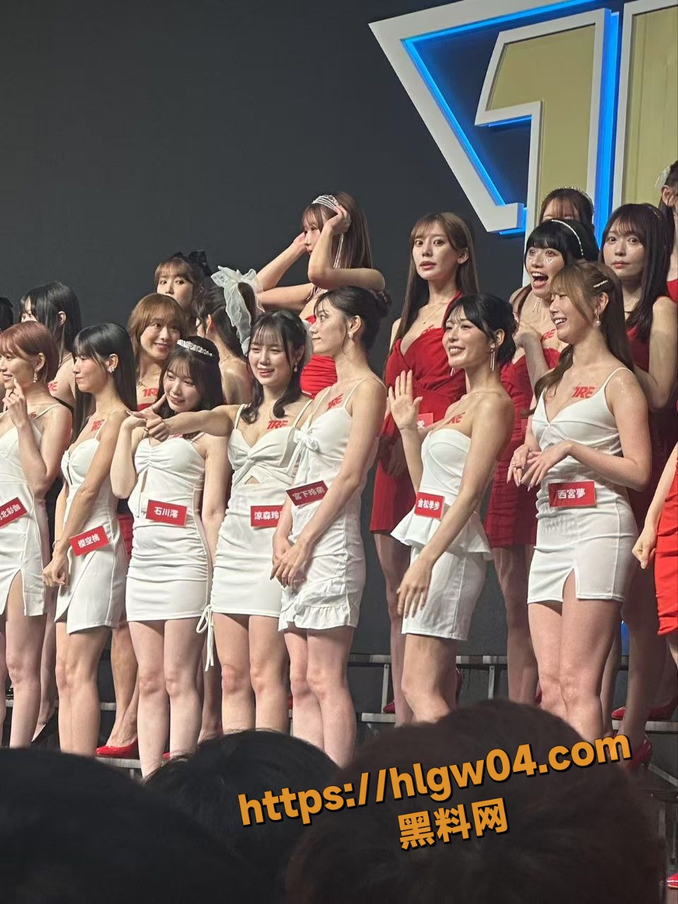 960X1280