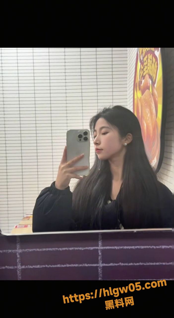 702X1280