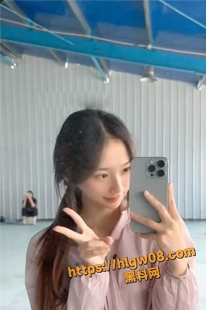 405X609