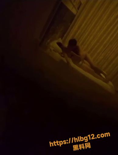 513