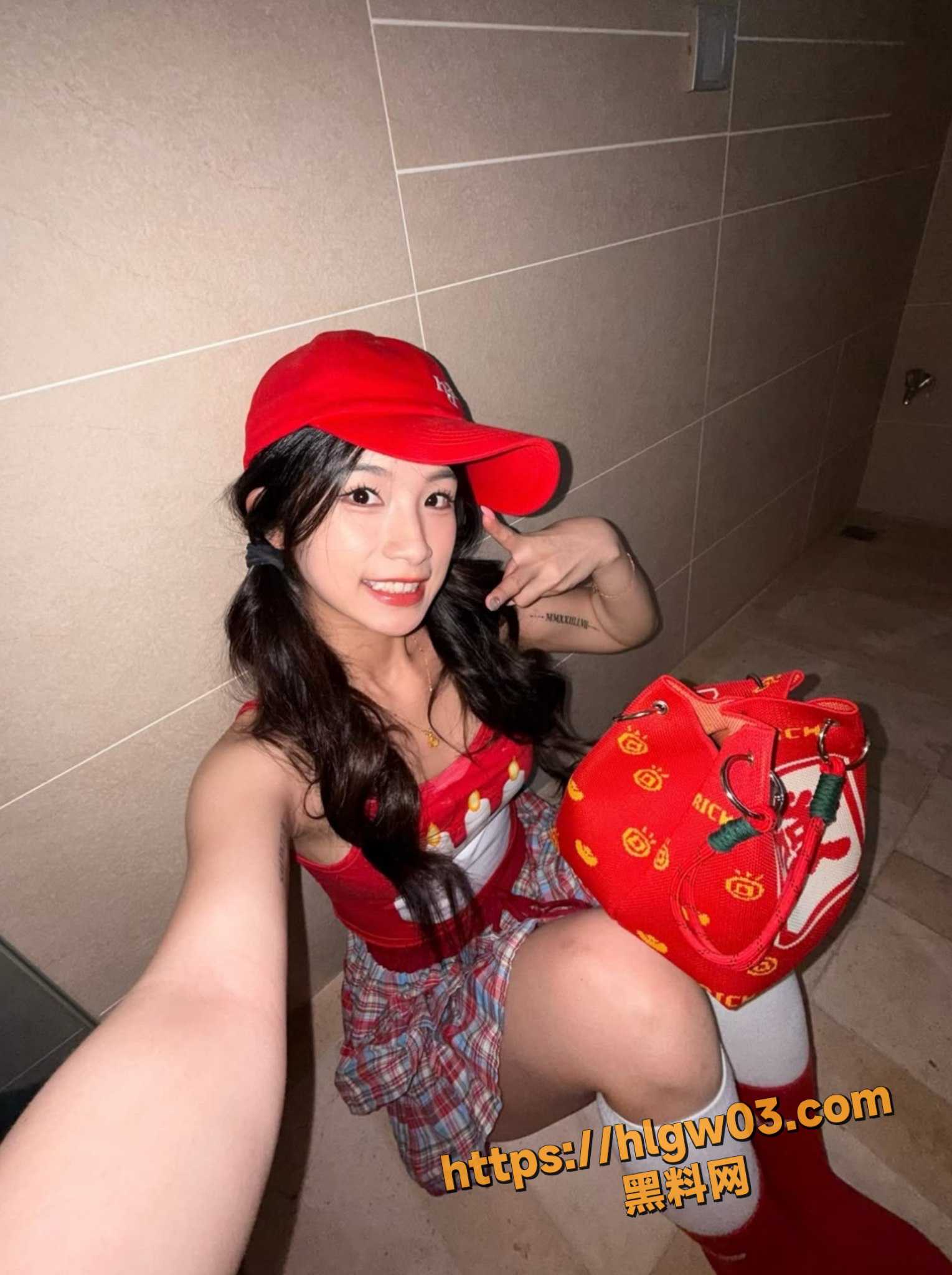 靖茹裸照13