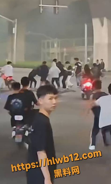 QQ20251202221333