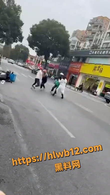 QQ20251204110758