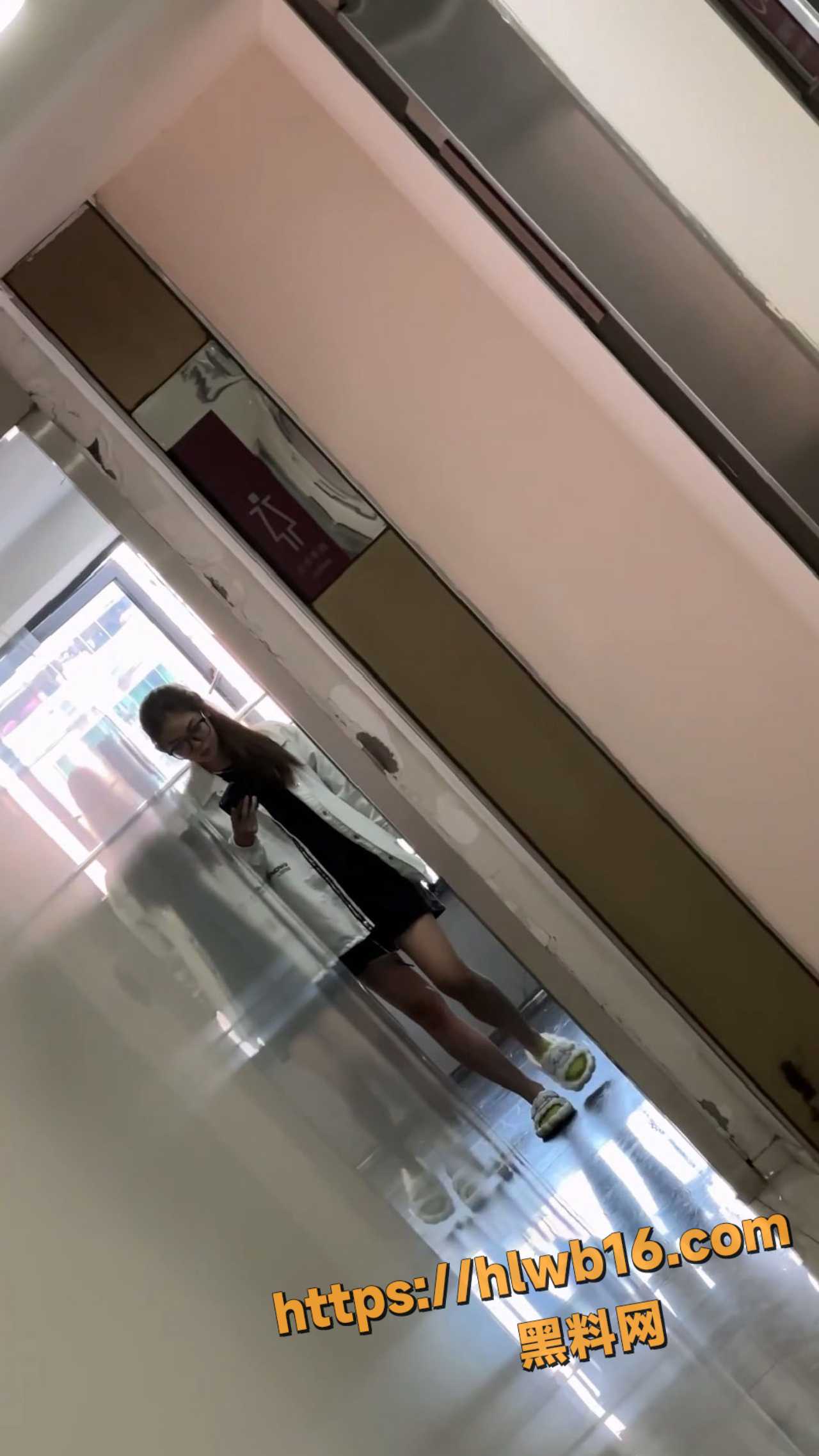 1 8